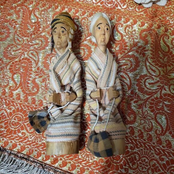 Bundle of Couple Figurine Souvenirs from Diff. Countries - Picture 2 of 13